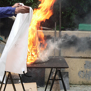 DARIT-Fire-Blanket-Hard-Box-for-HomeOfficeCar-Emergency-Size-10m-x-20m-B082SW5ZX